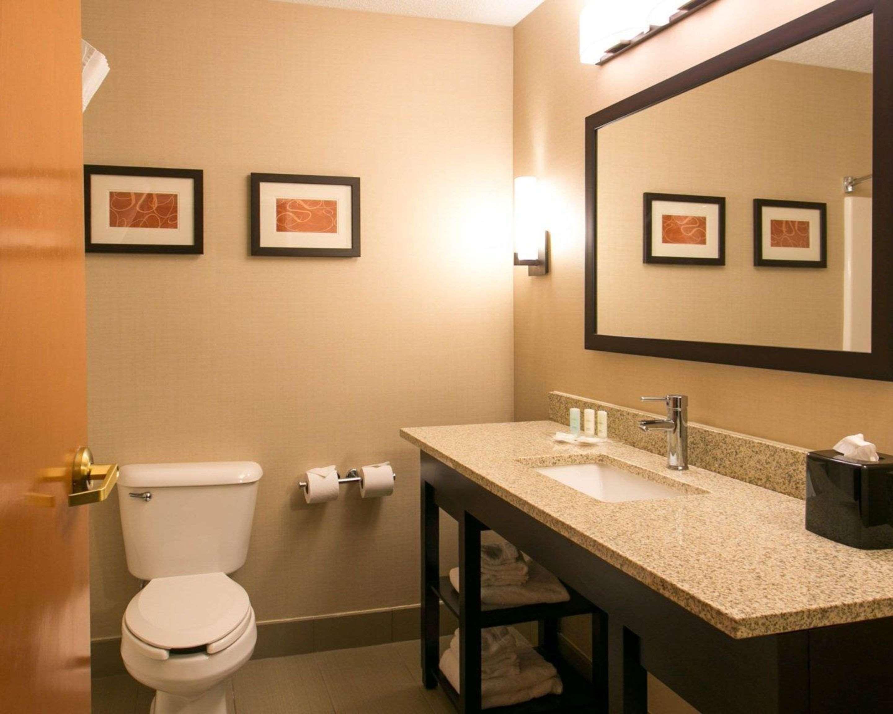 Comfort Suites Benton Harbor - St Joseph Eksteriør billede
